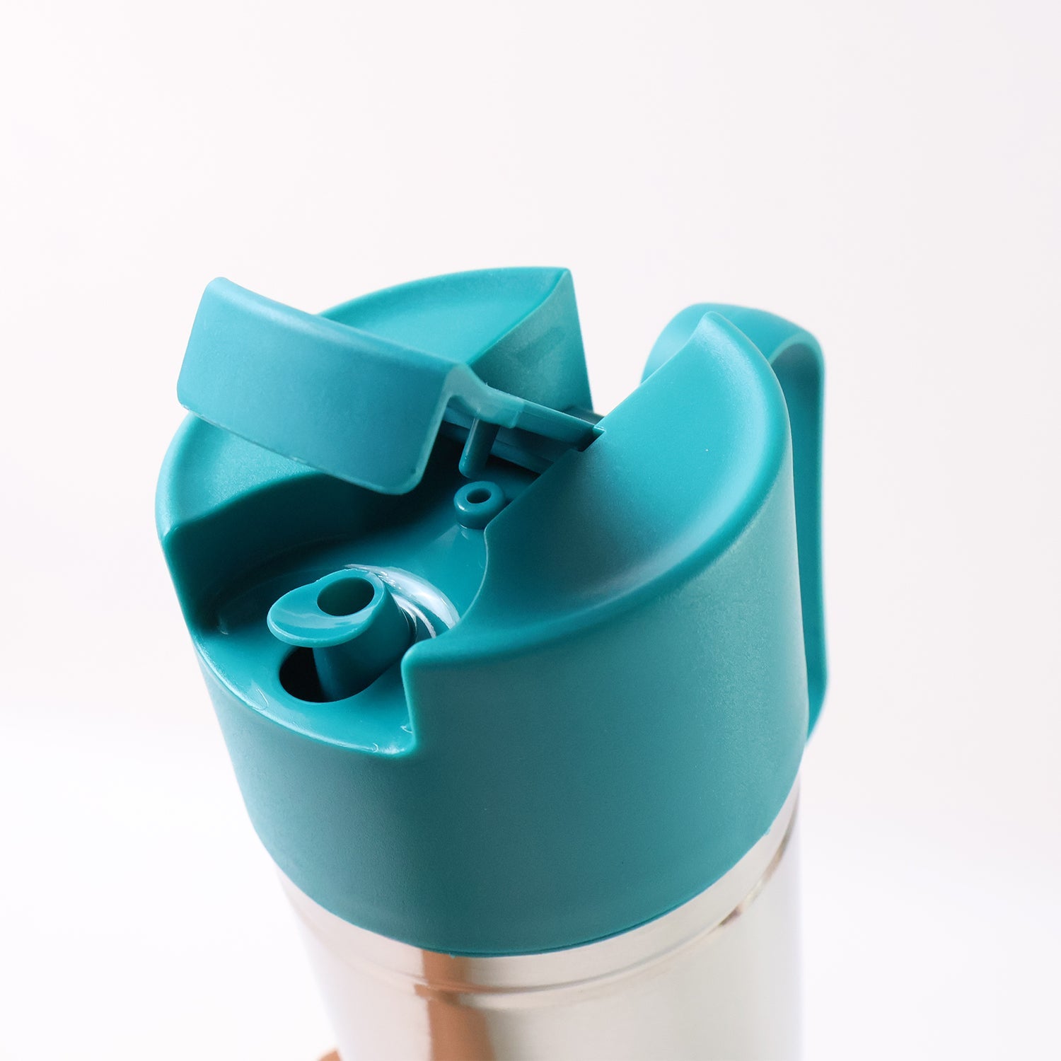 Stainless Steel Fresh Oil Pourer Bottle with Flip Lid and Handle Approx 1000ML (1 Pc) Stainless Steel Fresh Oil Pourer Bottle with Flip Lid and Handle Approx 1000ML (1 Pc)